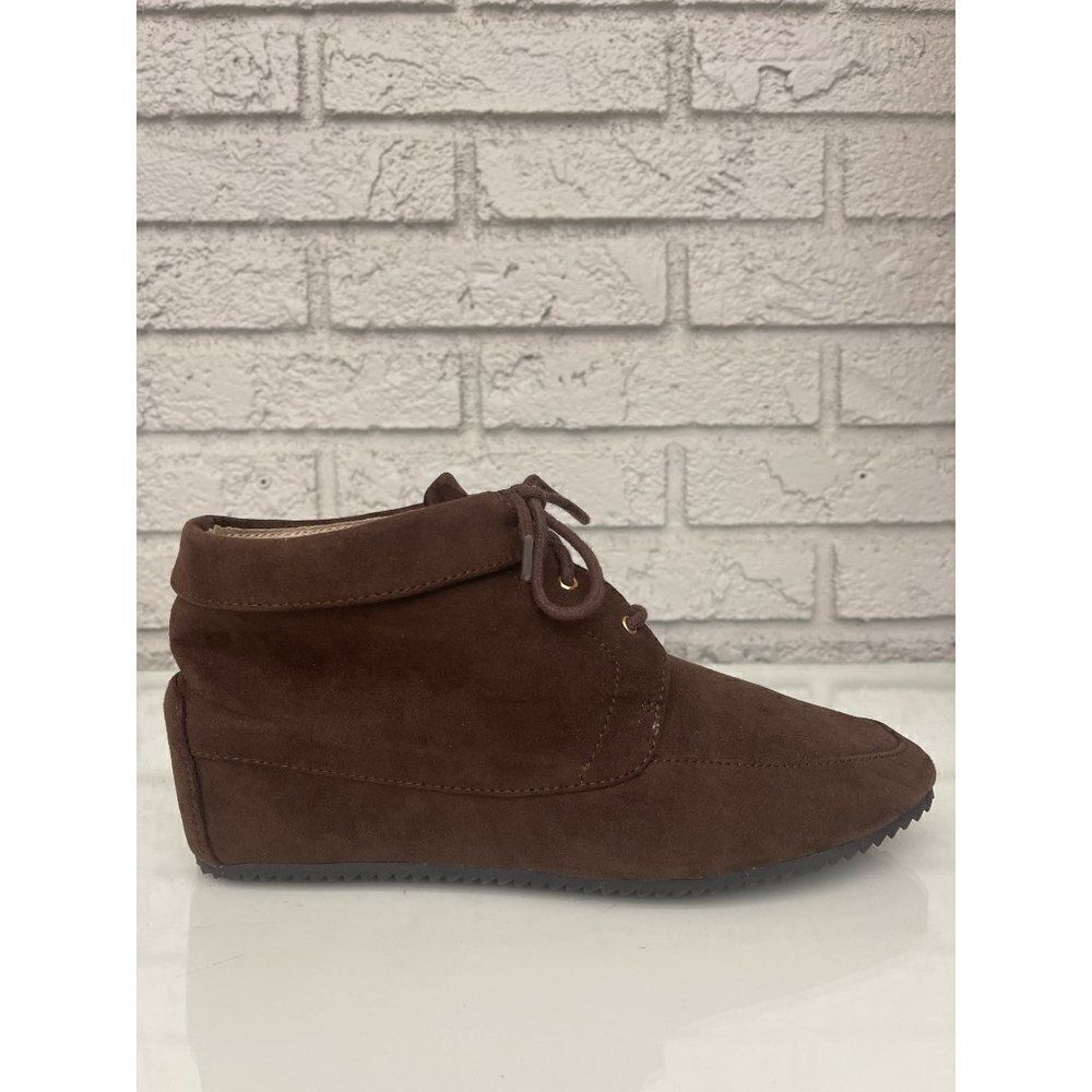 American Eagle Brown Lace-Up Ankle Booties Size 9